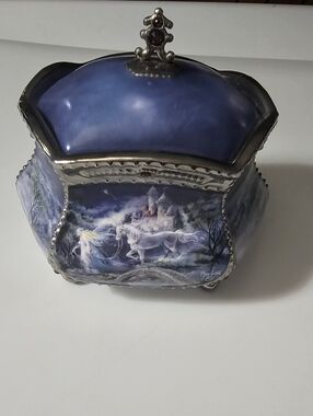 Ardleigh Elliott “Wind Beneath My Wings” Porcelain Music Box – Dream Fantasy